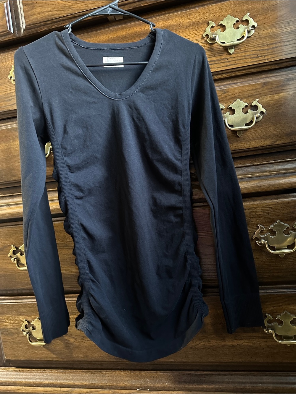 Athleta Black Long-Sleeve V-Neck Top with Side Ruching size Medium